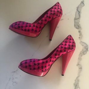 Betsey Johnson Hot pink peep toe heel 7